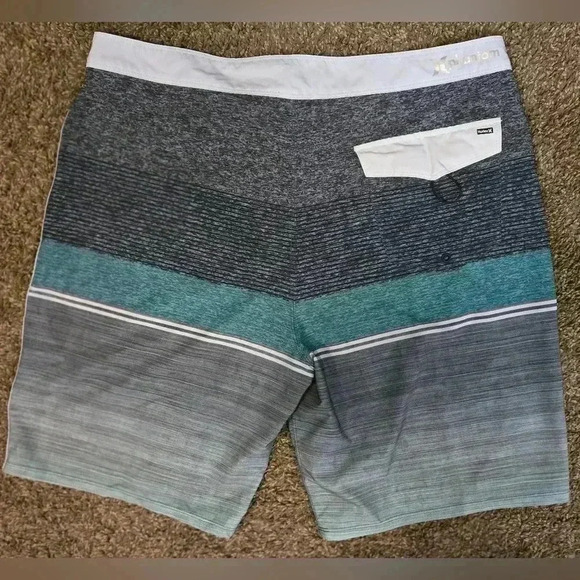 Men's Hurley Phantom Cove board shorts size 36. - Picture 3 of 10